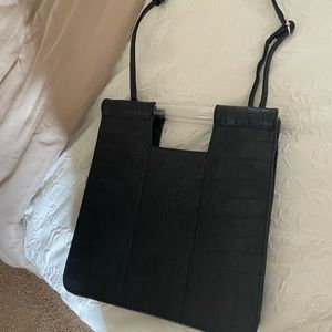 BEIS shoulder bag in black croc